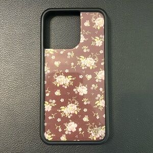 brown wildflower phone case :)